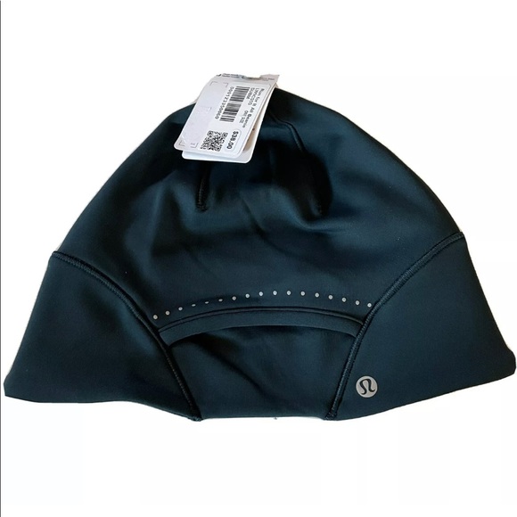 Lululemon Run for It All Beanie in Submarine One Size - Picture 3 of 6
